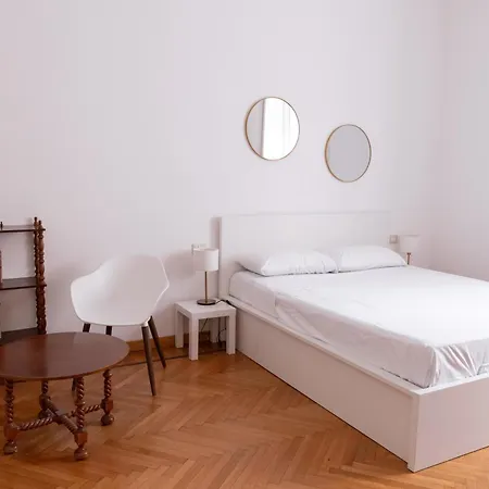 Stylish Walking Distance Duomo Mirable Pm Mailand
